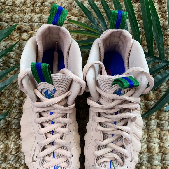 NIKE Air Foamposite in  ‘Particle Beige’ - Picture 3 of 6